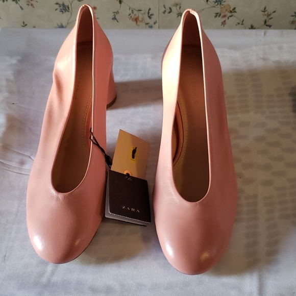 Zara Shoes - NWT Zara Woman pink round heels